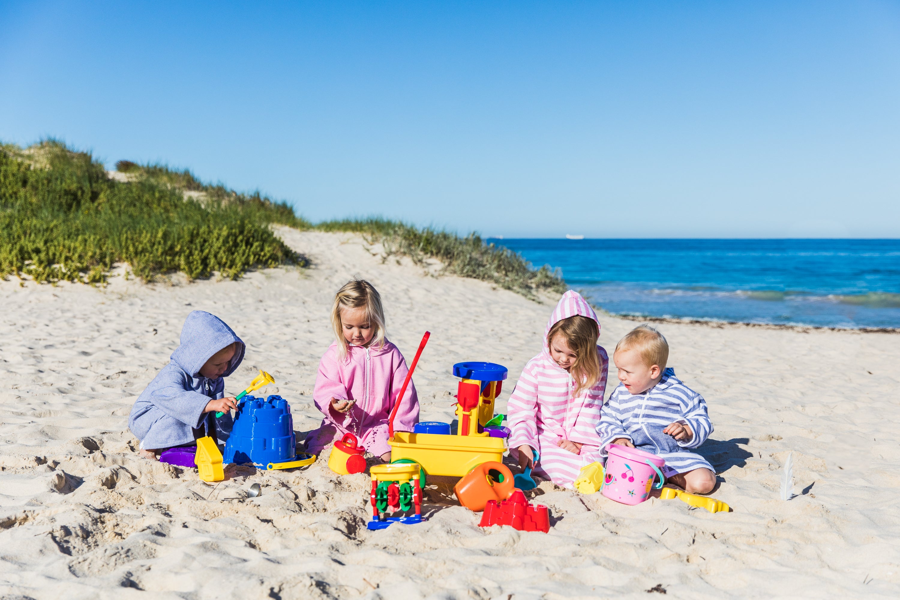 MENORCA Baby Terry Hooded Towel: Navy/White