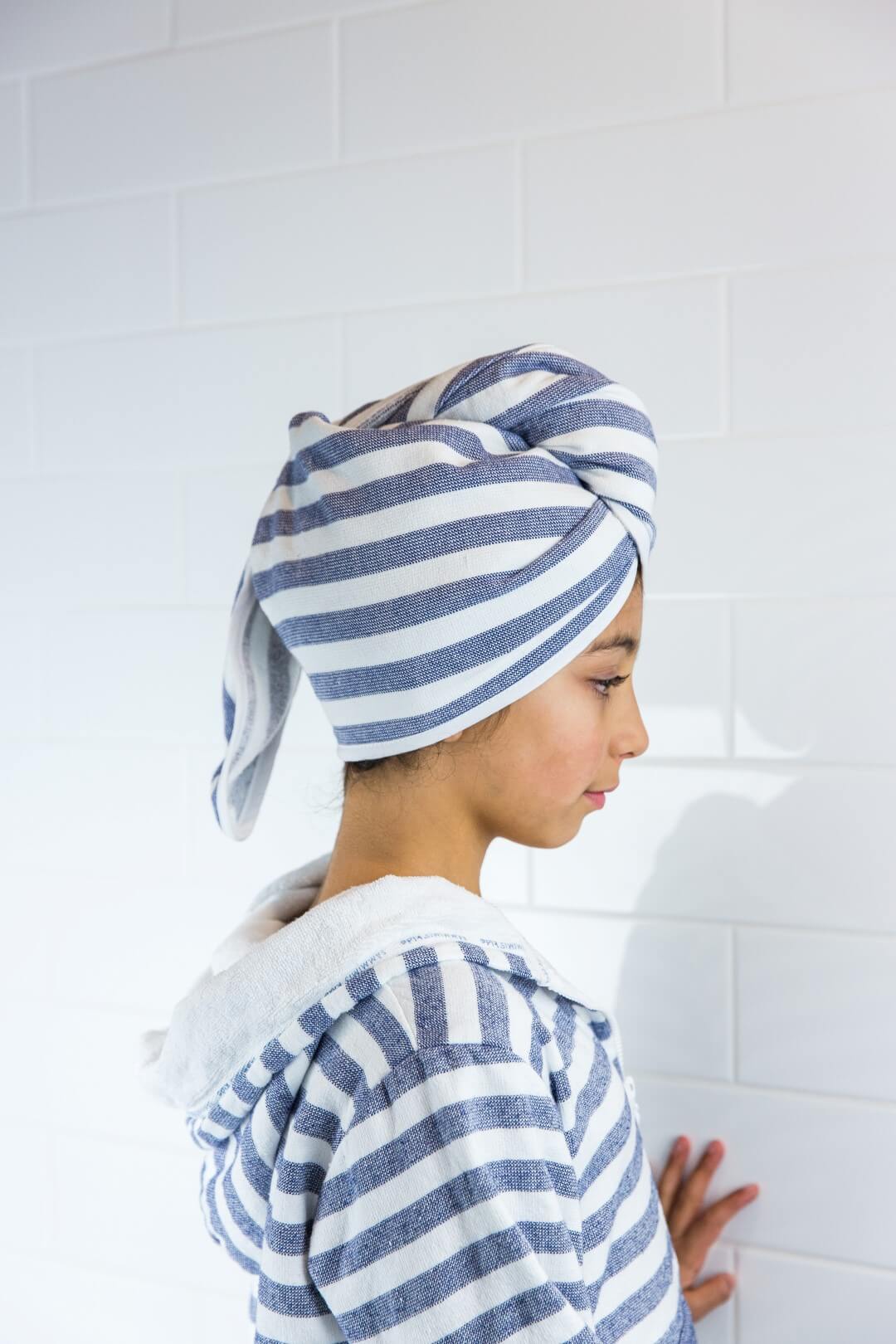 CARROS Terry Hair Towel: Navy/White