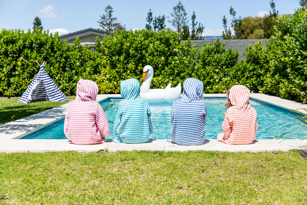 AMALFI Kids Hooded Towel: Navy/White