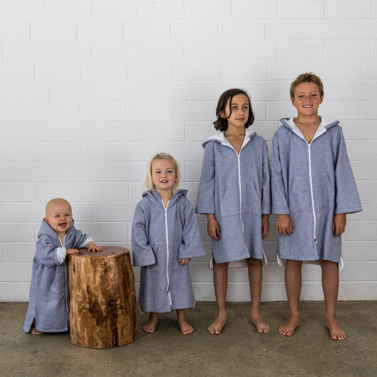 MENORCA Kids Terry Hooded Towel: Aqua