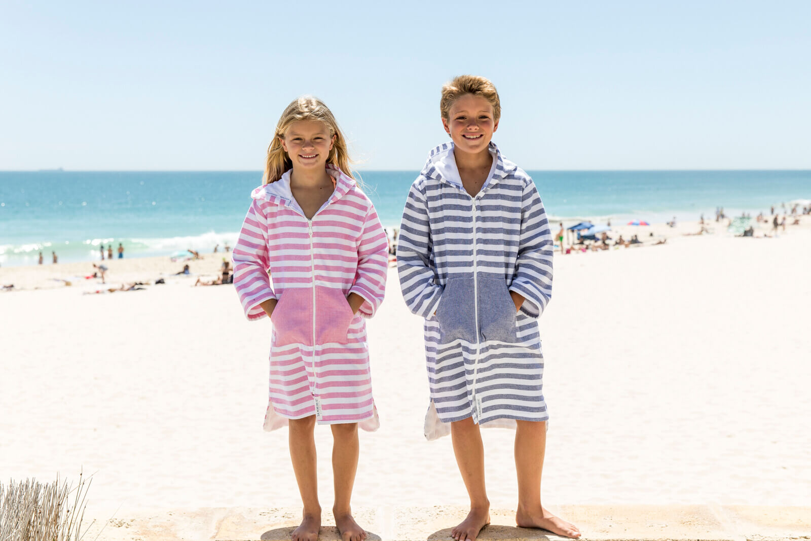 MENORCA Kids Terry Hooded Towel: Pink/White